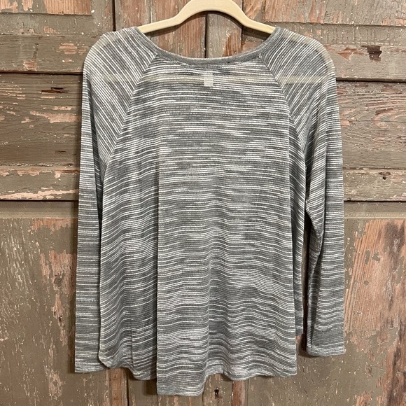 Francesca’s Blue Rain Olive Gray Light Sweater - Picture 2 of 6